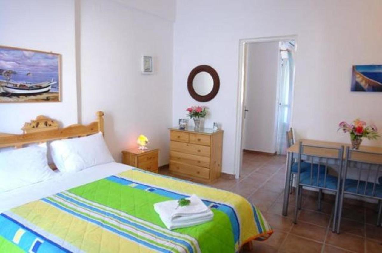 Karabo Hotel Livadi  Dış mekan fotoğraf