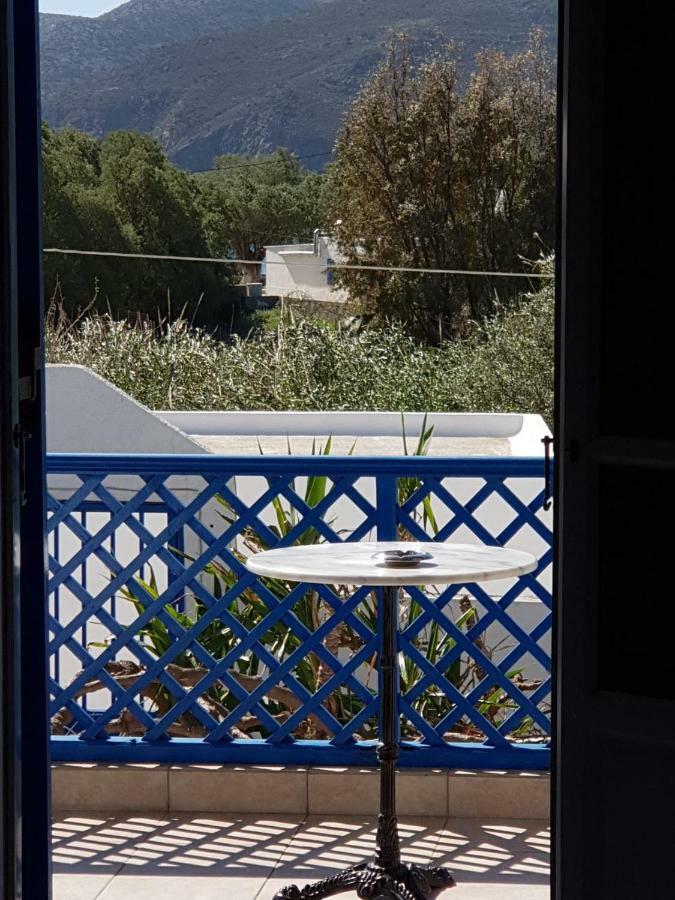 Karabo Hotel Livadi  Dış mekan fotoğraf