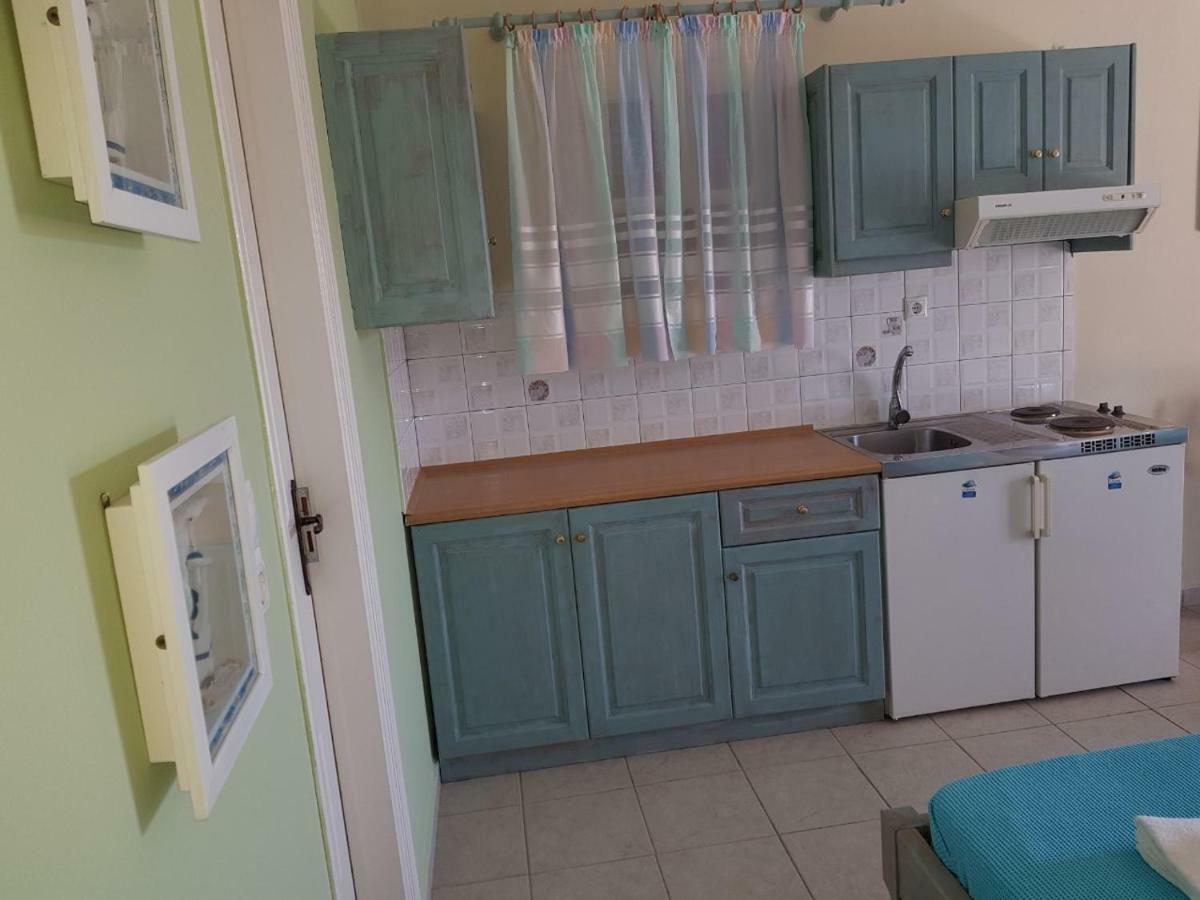 Karabo Hotel Livadi  Dış mekan fotoğraf